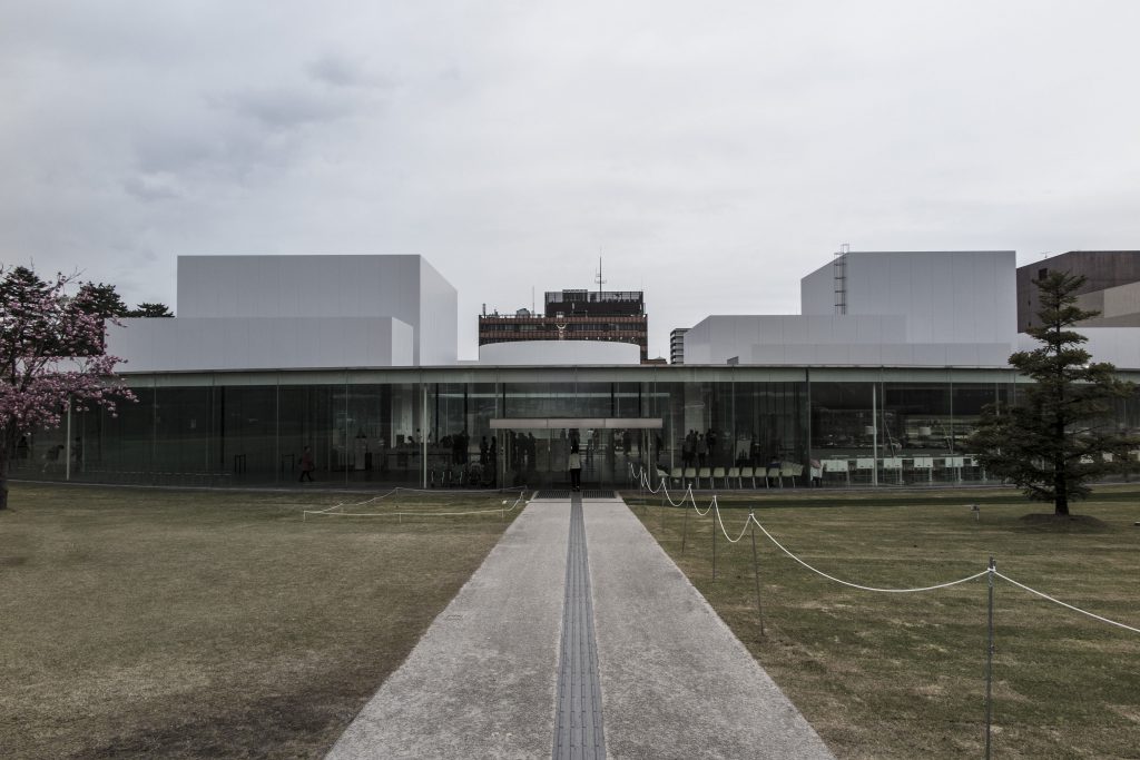 Museo d'arte contemporanea a Kanazawa_ingresso